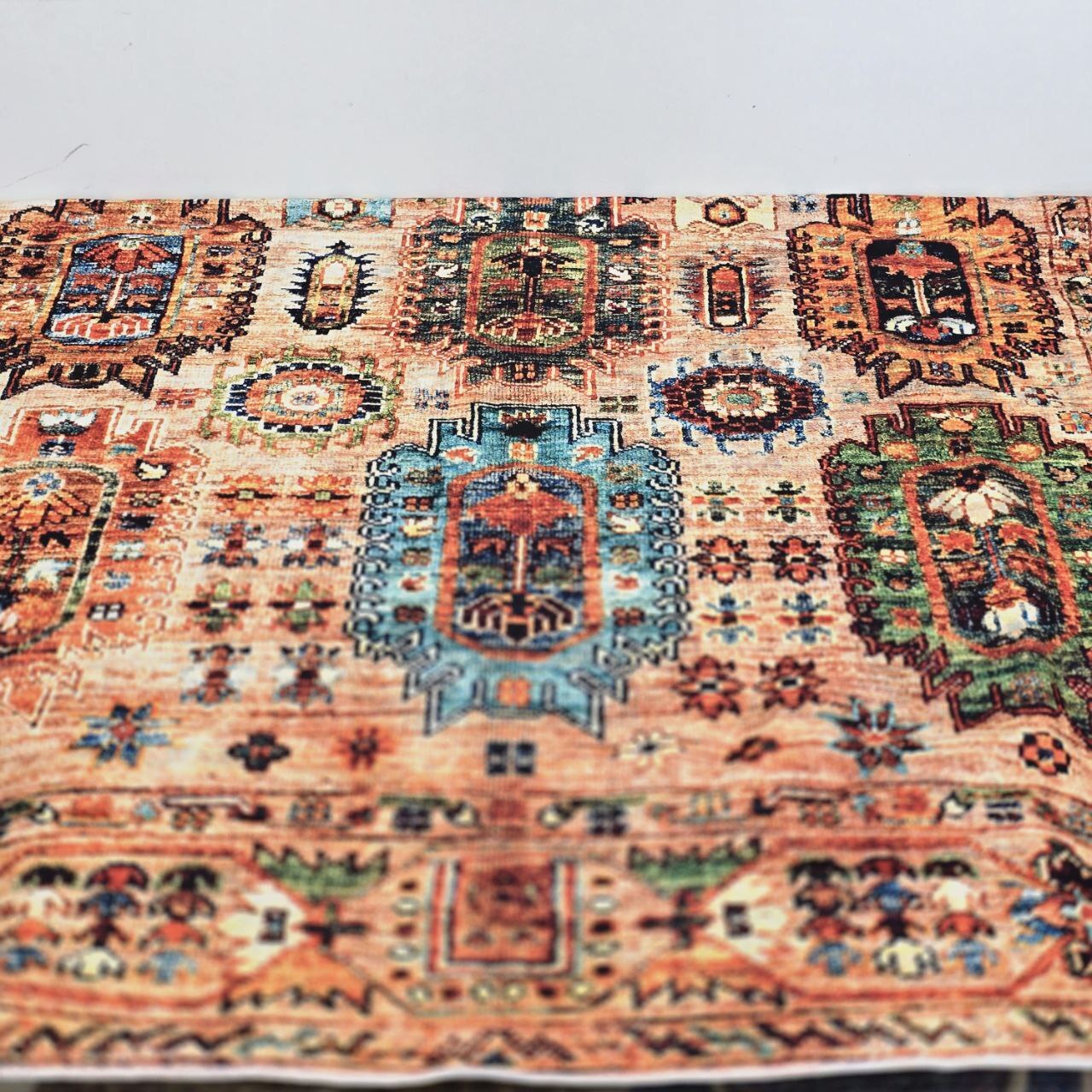  روفرشی ضخیم مخمل طرح زمینه کرمی (۱۹۰×۱۴۰) 