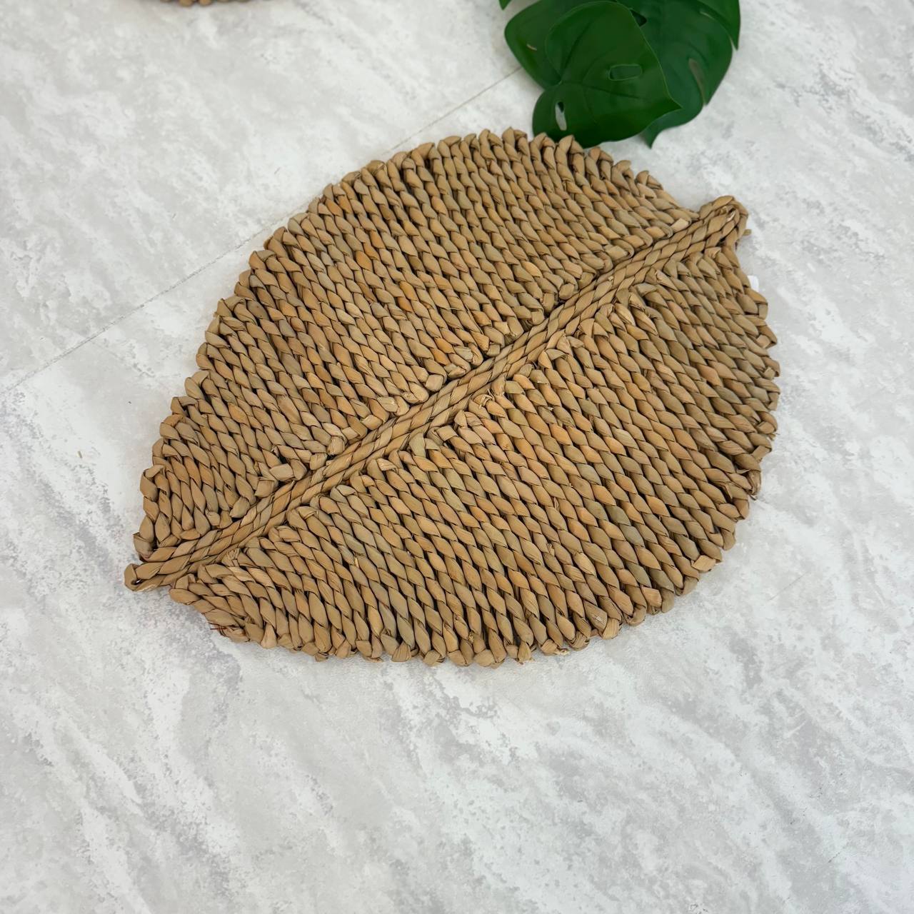  زیر بشقابی حصیری برگ 