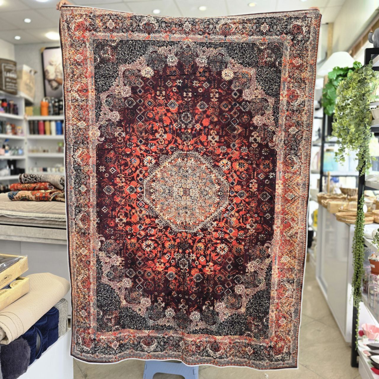  روفرشی ضخیم مخمل طرح زرشکی ریز (۱۹۰×۱۴۰) 