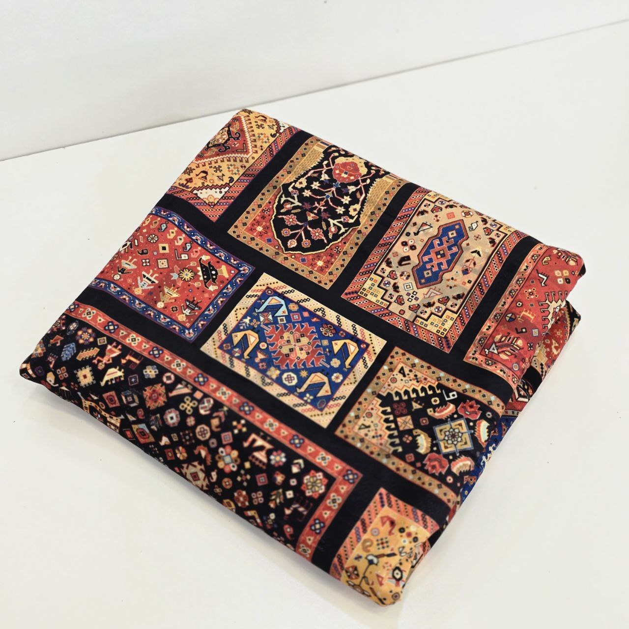  روفرشی ضخیم مخمل طرح حاشیه چهار خانه (۱۹۰×۱۴۰) 